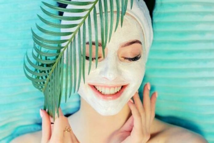 Face Mask With Talcum Powder: How To Do It And When To Apply It