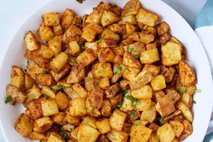 Air Fryer Potatoes (Crispy And With Little Oil)